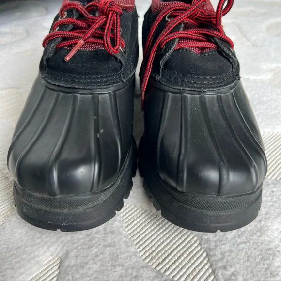 BASS Anchorage Low Top Suede & Rubber Duck Boot Shoes Women 9M Lace Up Black Red - Picture 4 of 16